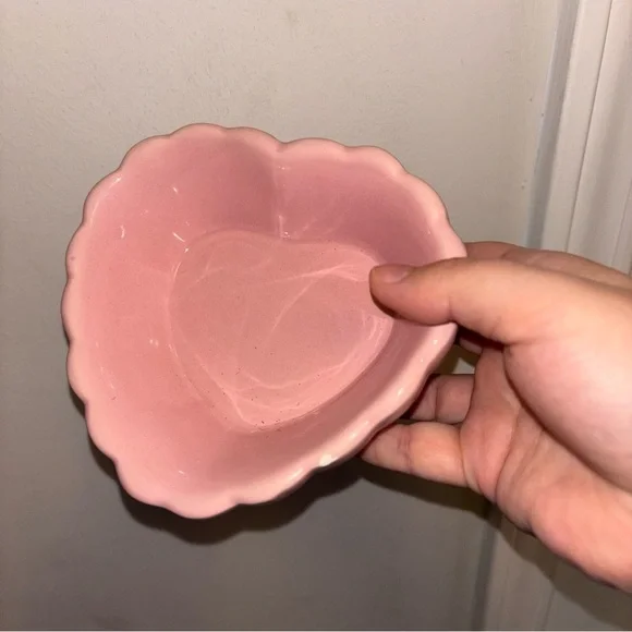 Pink Heart Shaped Scalloped Pedestal Ceramic Bowl - Picture 6 of 16